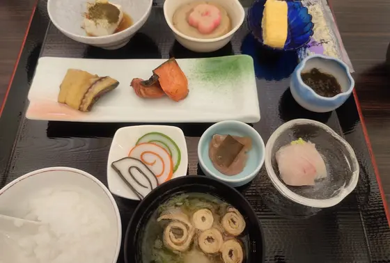 朝食