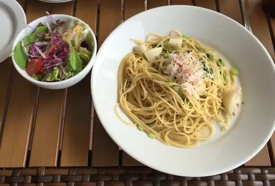 ズワイガニとカブ アンチョビのパスタ
