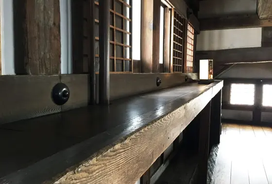 煙出しの高窓