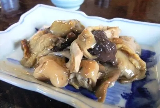 地元でとれた山菜がまた美味いっ！