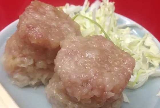 名物のジャンボ焼売 (1個¥150)