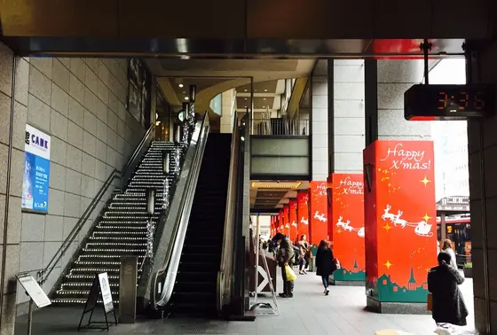 エスカレーターから