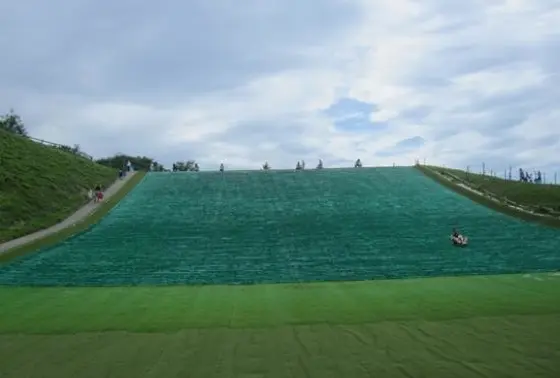 芝そりゲレンデ