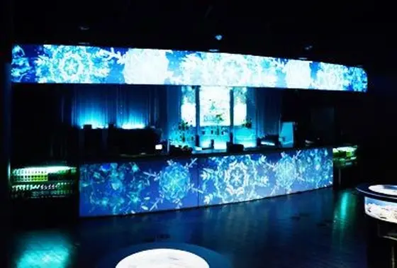 メニューもおしゃれなバー