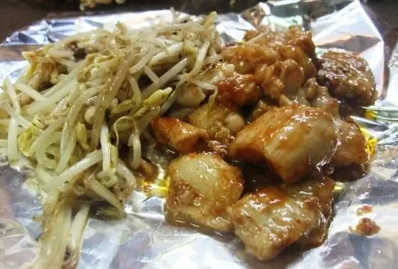 鉄板で焼くホルモンも最高～♪