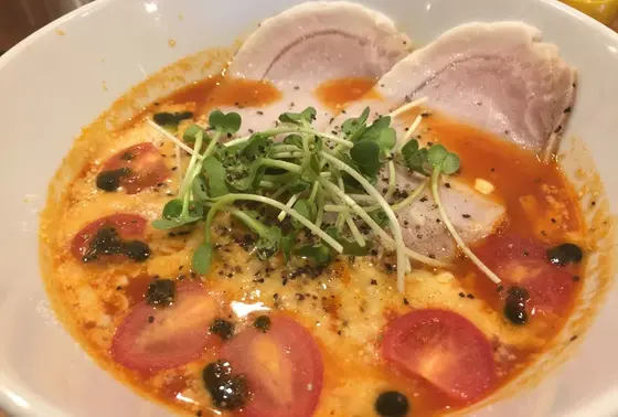 トマトチーズラーメン。