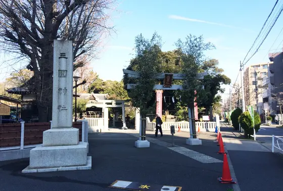 立派な碑があるので