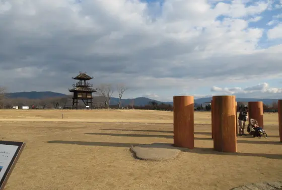 弥生の建物広場