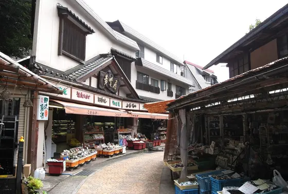 土産店ロード