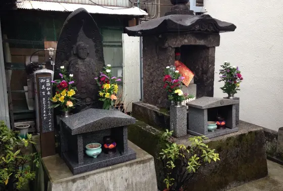 境内の外にもお地蔵様が。