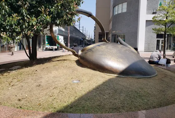 やかんが埋まってた