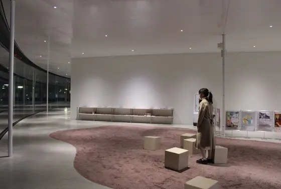 館内