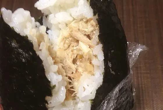 焼き鯖おむすび ¥195
