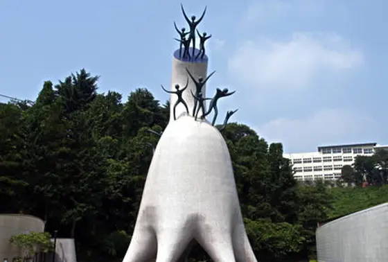 母の塔