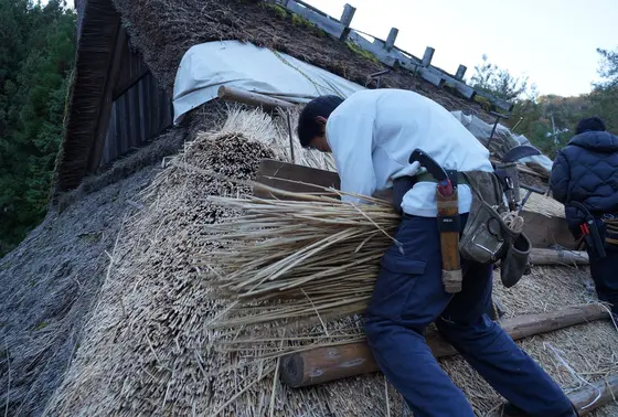 かやぶき職人体験