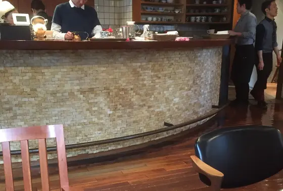 落ち着いた店内