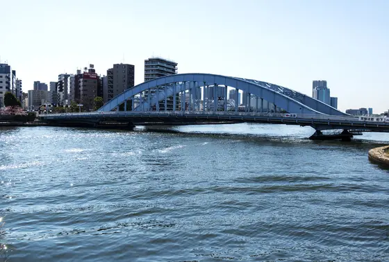 昼の永代橋