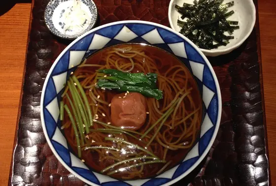 梅と三つ葉のお蕎麦