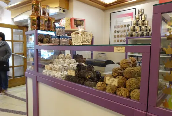 【名物スイーツ】シュネーバル