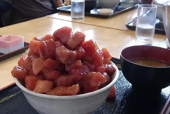 漬けマグロいっぱい丼