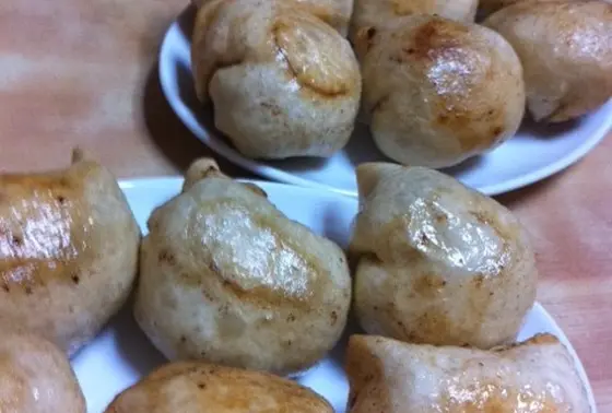 巨大餃子！