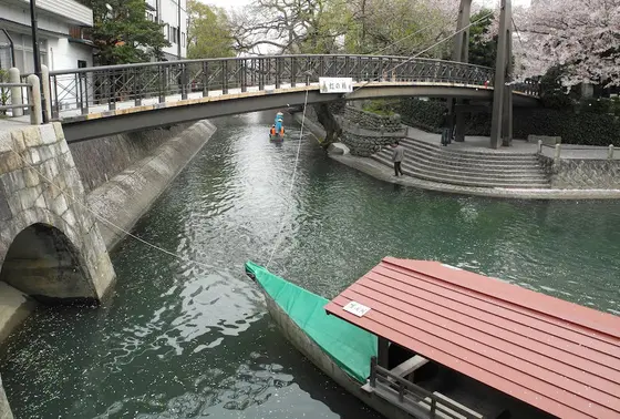 滝がある公園