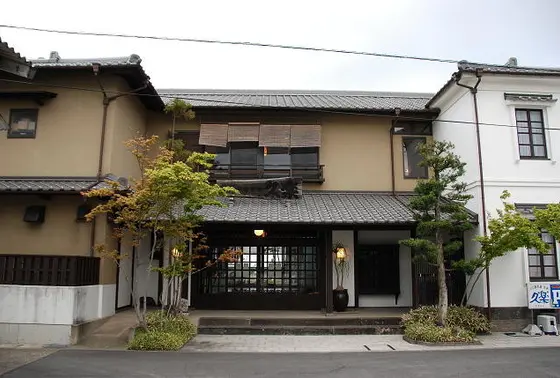 旅館建物