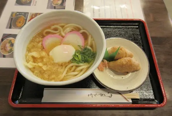 うどんと稲荷寿司
