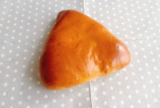三角のクリームパン