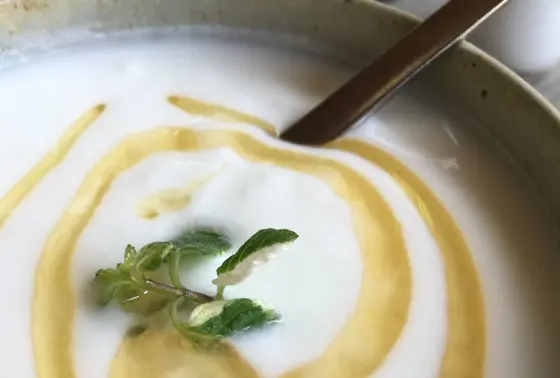 ヨーグルトに蜂蜜がけで!