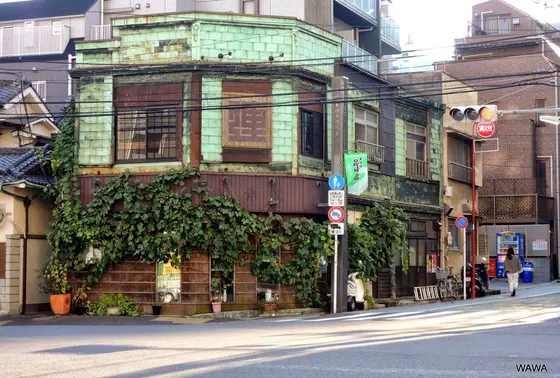 銅板貼り看板建築