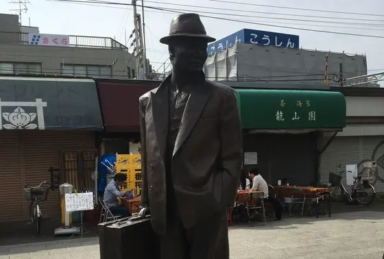 寅さん像