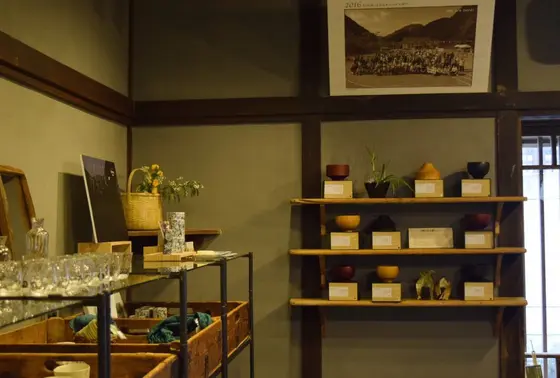 島根県の食品や食器なども