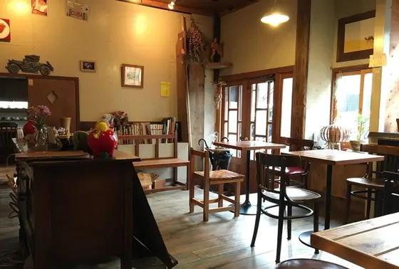 温かい雰囲気の店内