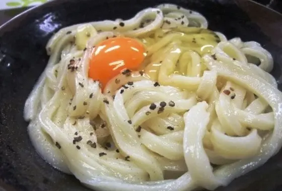 名物釜バターうどん