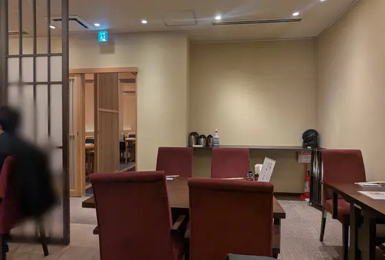 静かで落ち着いた雰囲気の店内