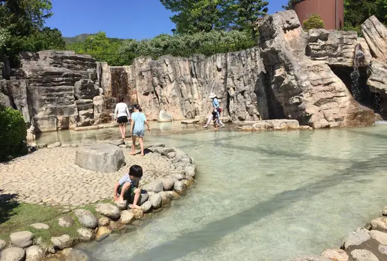 アクアアスレチック内の滝コーナー