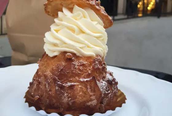 シュークリーム。