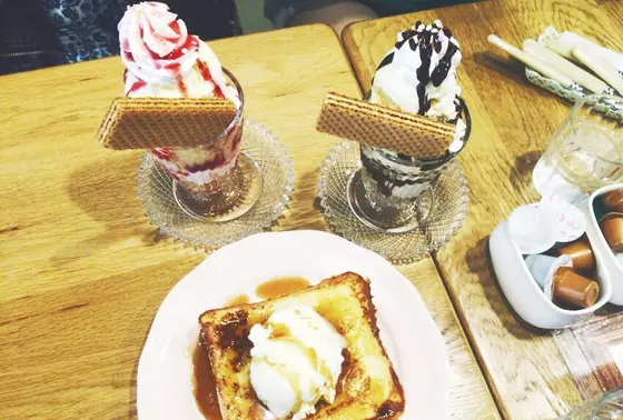 パフェやフレンチトースト