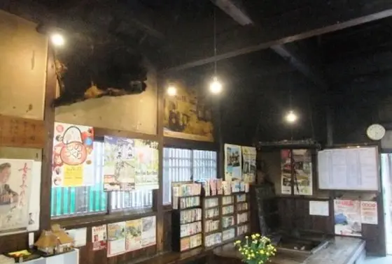駅舎内の雰囲気も