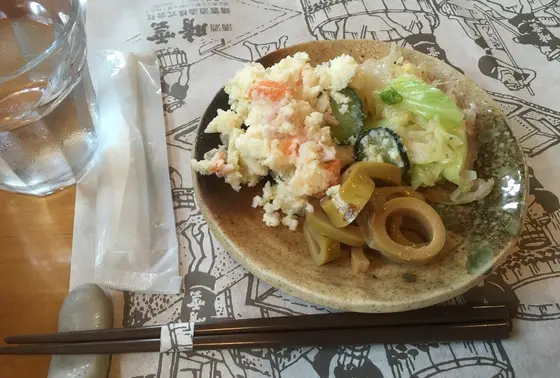 前菜は食べ放題
