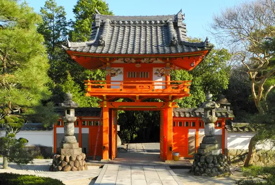 真紅の門