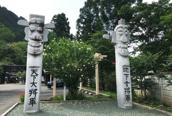 韓国から贈られた石像。