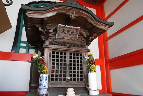 本堂横の大黒様