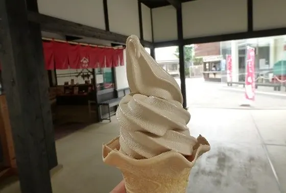 しょうゆソフトクリームをたべてみてほしい