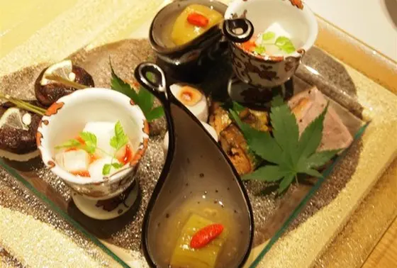 夕食はお部屋で。。
