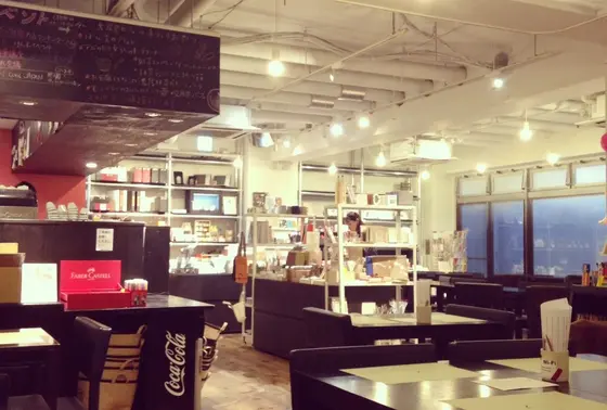 文房具屋さんとカフェが共存
