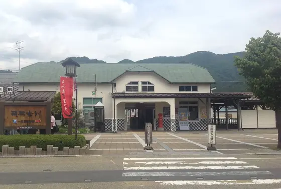 レトロな駅前