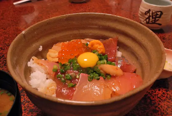 海鮮ユッケ丼が旨い