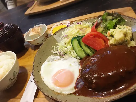 ボリューム満点ハンバーグ！